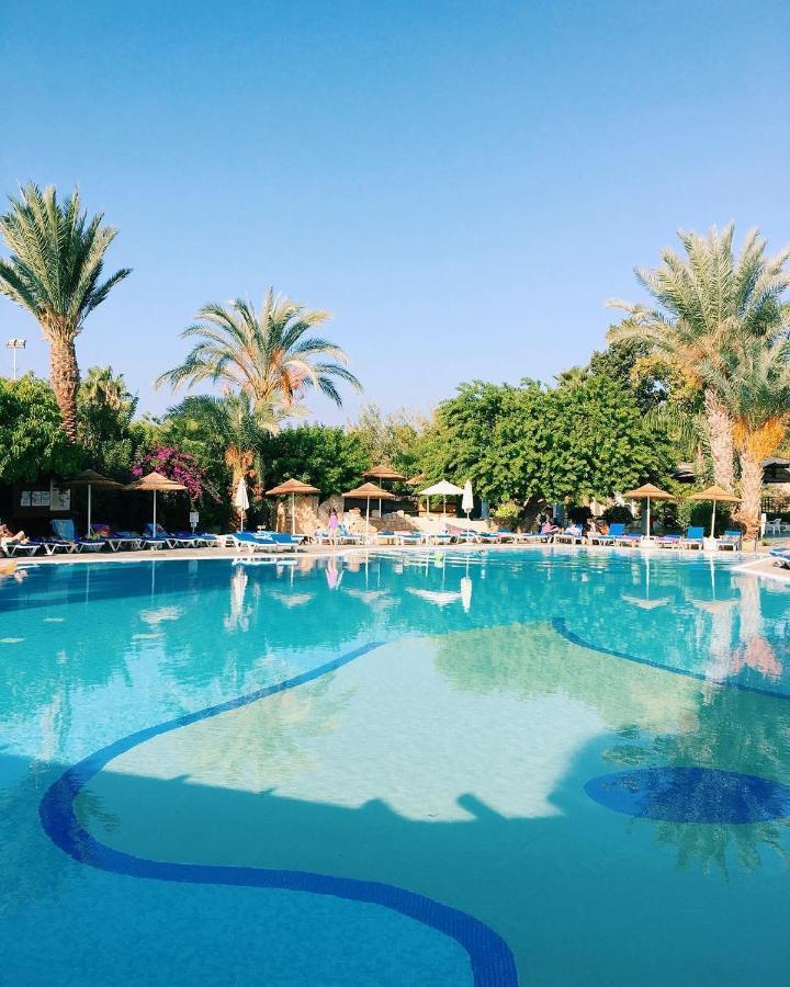 Paphos Gardens Holiday Resort Bagian luar foto